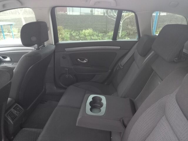 Черный Рено Лагуна, объемом двигателя 2 л и пробегом 309 тыс. км за 7500 $, фото 5 на Automoto.ua