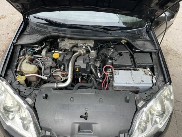 Черный Рено Лагуна, объемом двигателя 1.5 л и пробегом 210 тыс. км за 6750 $, фото 8 на Automoto.ua