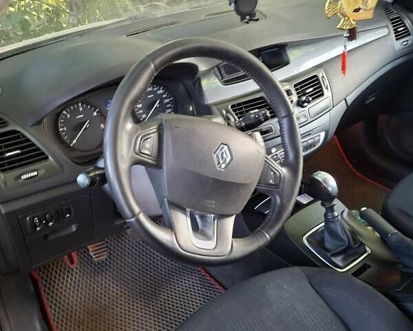 Чорний Рено Лагуна, об'ємом двигуна 1.46 л та пробігом 250 тис. км за 6500 $, фото 5 на Automoto.ua