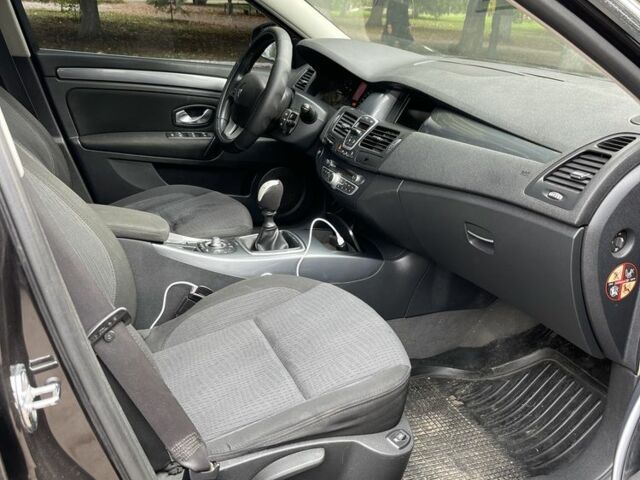 Черный Рено Лагуна, объемом двигателя 1.5 л и пробегом 210 тыс. км за 6750 $, фото 9 на Automoto.ua