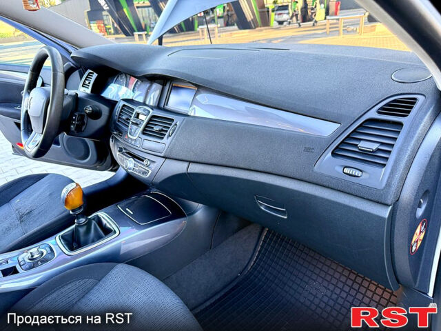 Черный Рено Лагуна, объемом двигателя 1.5 л и пробегом 290 тыс. км за 6650 $, фото 11 на Automoto.ua