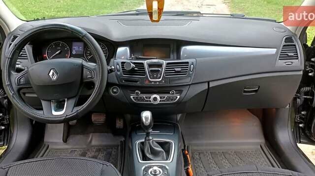 Рено Лагуна 2010 в Лановцах на Automoto.ua Черный Рено Лагуна, объемом двигателя 1.5 л и пробегом 246 тыс. км за 6500 $, фото 12 на Automoto.ua