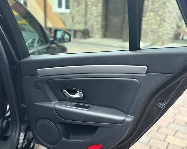 Черный Рено Лагуна, объемом двигателя 1.5 л и пробегом 227 тыс. км за 6800 $, фото 28 на Automoto.ua