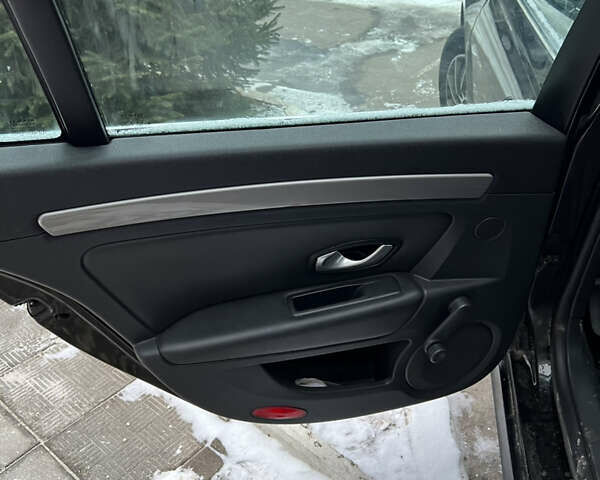 Черный Рено Лагуна, объемом двигателя 1.5 л и пробегом 269 тыс. км за 7100 $, фото 13 на Automoto.ua