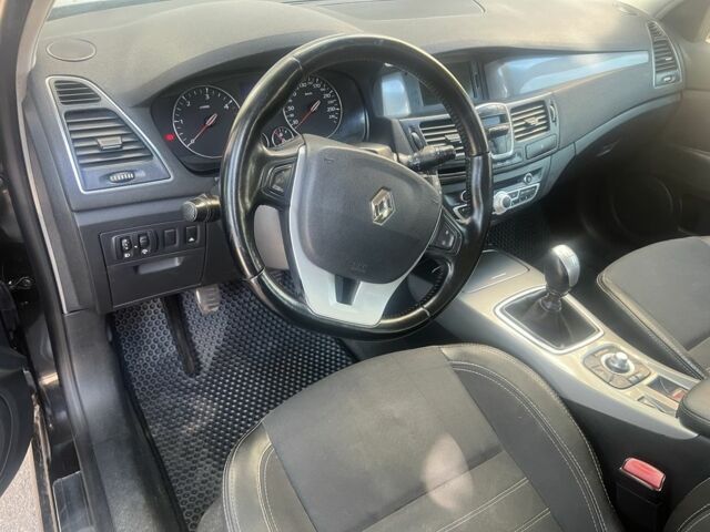 Черный Рено Лагуна, объемом двигателя 1.5 л и пробегом 241 тыс. км за 4400 $, фото 8 на Automoto.ua