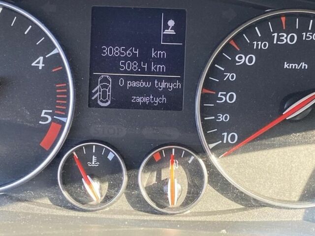 Черный Рено Лагуна, объемом двигателя 1.5 л и пробегом 309 тыс. км за 6300 $, фото 11 на Automoto.ua