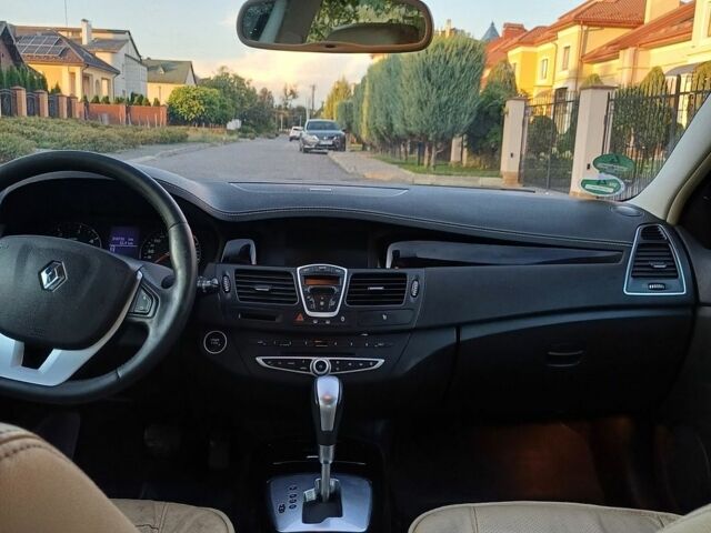 Чорний Рено Лагуна, об'ємом двигуна 2 л та пробігом 349 тис. км за 8700 $, фото 4 на Automoto.ua