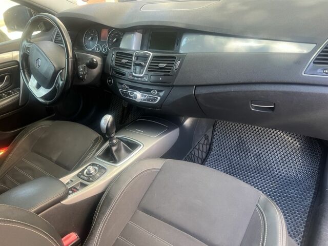 Черный Рено Лагуна, объемом двигателя 1.5 л и пробегом 241 тыс. км за 4400 $, фото 9 на Automoto.ua