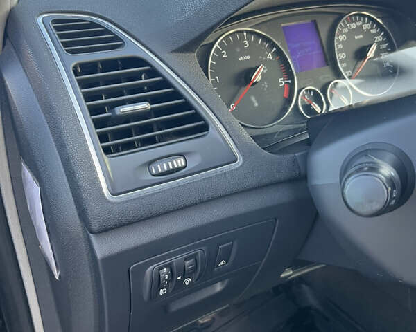 Черный Рено Лагуна, объемом двигателя 1.5 л и пробегом 238 тыс. км за 7700 $, фото 22 на Automoto.ua