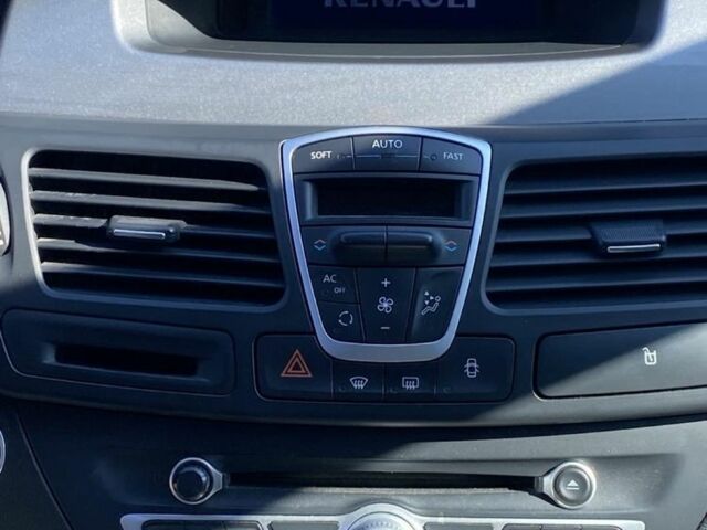 Черный Рено Лагуна, объемом двигателя 1.5 л и пробегом 309 тыс. км за 6300 $, фото 10 на Automoto.ua