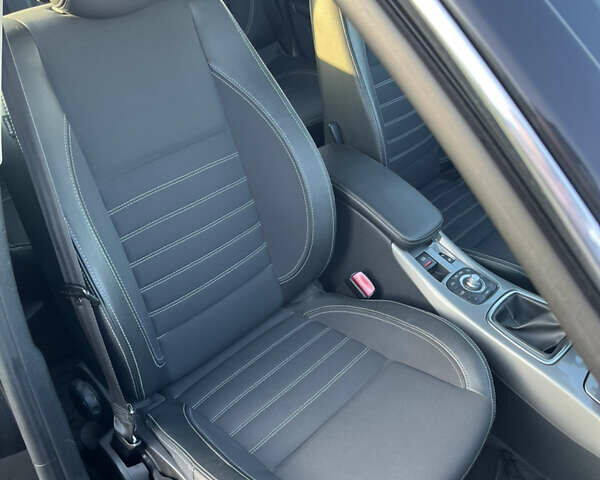 Черный Рено Лагуна, объемом двигателя 1.5 л и пробегом 238 тыс. км за 7700 $, фото 18 на Automoto.ua