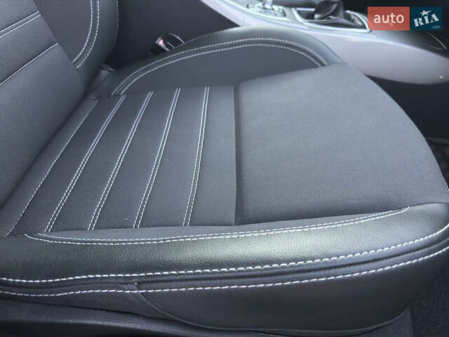 Черный Рено Лагуна, объемом двигателя 1.5 л и пробегом 271 тыс. км за 8599 $, фото 65 на Automoto.ua