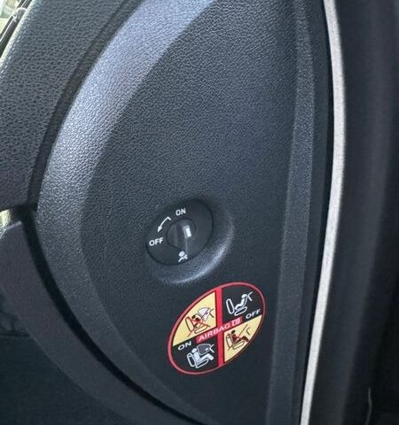 Черный Рено Лагуна, объемом двигателя 1.5 л и пробегом 271 тыс. км за 8550 $, фото 49 на Automoto.ua