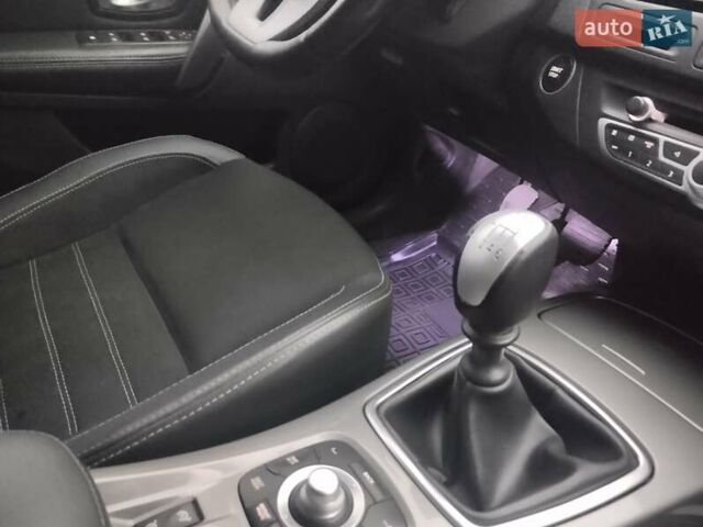 Черный Рено Лагуна, объемом двигателя 1.5 л и пробегом 250 тыс. км за 5500 $, фото 27 на Automoto.ua