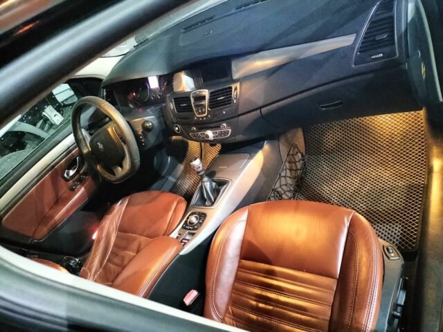 Черный Рено Лагуна, объемом двигателя 1.5 л и пробегом 320 тыс. км за 6700 $, фото 1 на Automoto.ua