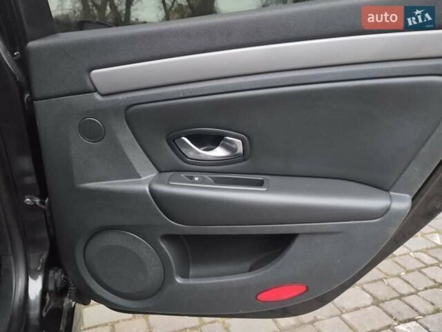 Черный Рено Лагуна, объемом двигателя 1.5 л и пробегом 250 тыс. км за 5500 $, фото 34 на Automoto.ua