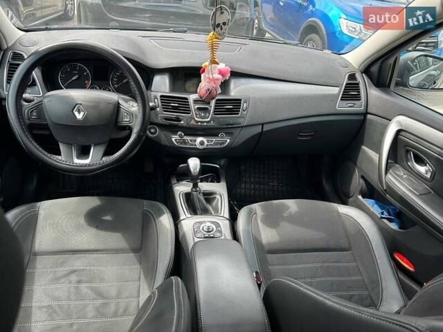 Черный Рено Лагуна, объемом двигателя 1.5 л и пробегом 312 тыс. км за 6200 $, фото 6 на Automoto.ua