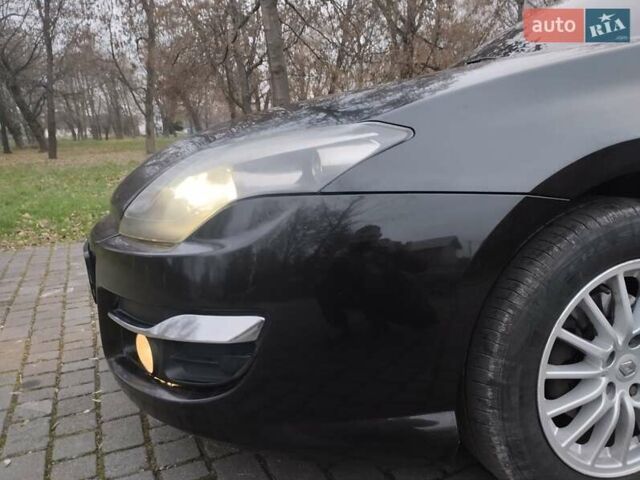 Черный Рено Лагуна, объемом двигателя 1.5 л и пробегом 250 тыс. км за 5500 $, фото 14 на Automoto.ua