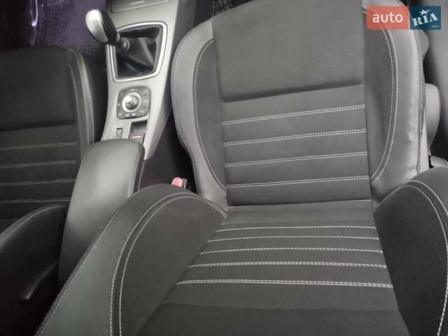 Черный Рено Лагуна, объемом двигателя 1.5 л и пробегом 250 тыс. км за 5500 $, фото 30 на Automoto.ua