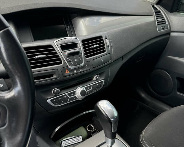 Рено Лагуна 2013 в Киеве на Automoto.ua Черный Рено Лагуна, объемом двигателя 2 л и пробегом 370 тыс. км за 8700 $, фото 5 на Automoto.ua