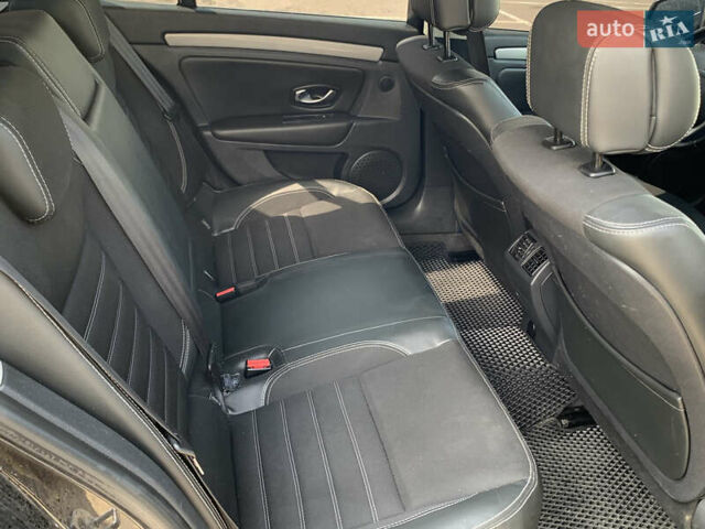 Рено Лагуна 2013 в Ровно на Automoto.ua Черный Рено Лагуна, объемом двигателя 2 л и пробегом 280 тыс. км за 7000 $, фото 8 на Automoto.ua