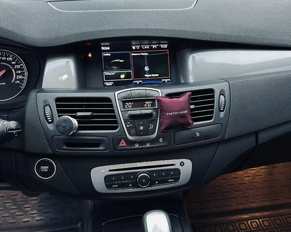 Черный Рено Лагуна, объемом двигателя 1.46 л и пробегом 267 тыс. км за 11200 $, фото 10 на Automoto.ua