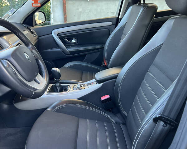 Черный Рено Лагуна, объемом двигателя 2 л и пробегом 224 тыс. км за 9250 $, фото 20 на Automoto.ua