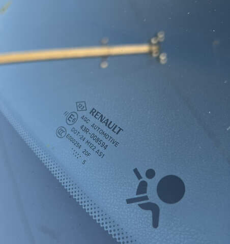 Черный Рено Лагуна, объемом двигателя 2 л и пробегом 224 тыс. км за 9250 $, фото 12 на Automoto.ua