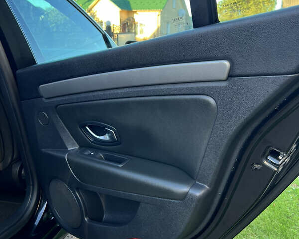 Черный Рено Лагуна, объемом двигателя 2 л и пробегом 224 тыс. км за 9250 $, фото 26 на Automoto.ua