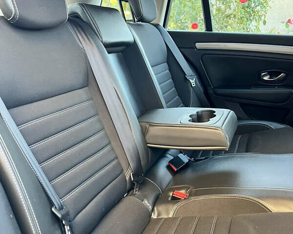 Черный Рено Лагуна, объемом двигателя 2 л и пробегом 224 тыс. км за 9250 $, фото 28 на Automoto.ua