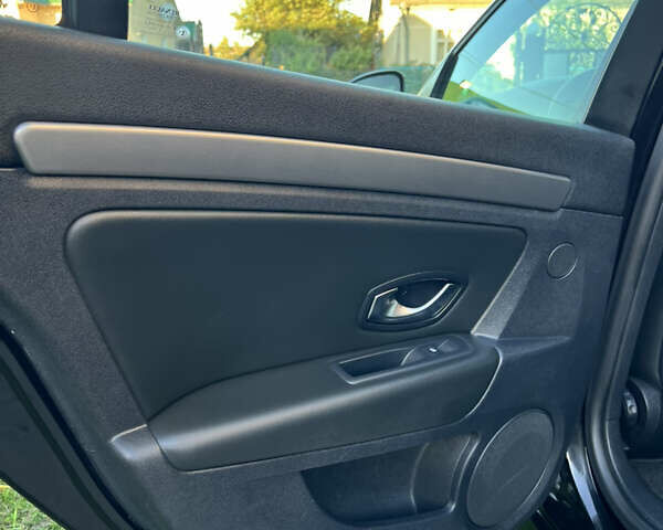 Черный Рено Лагуна, объемом двигателя 2 л и пробегом 224 тыс. км за 9250 $, фото 29 на Automoto.ua