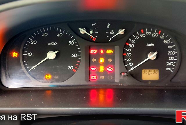 Черный Рено Лагуна, объемом двигателя 2 л и пробегом 352 тыс. км за 3100 $, фото 7 на Automoto.ua