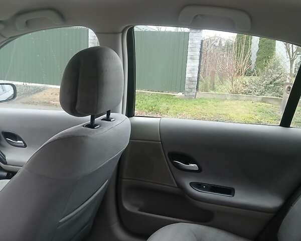 Черный Рено Лагуна, объемом двигателя 1.6 л и пробегом 224 тыс. км за 4900 $, фото 15 на Automoto.ua