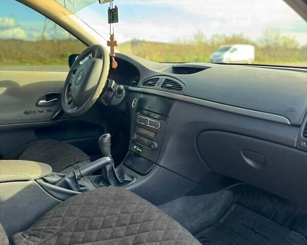 Черный Рено Лагуна, объемом двигателя 1.6 л и пробегом 146 тыс. км за 3850 $, фото 3 на Automoto.ua