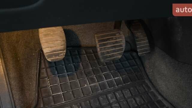 Черный Рено Лагуна, объемом двигателя 1.6 л и пробегом 100 тыс. км за 4900 $, фото 16 на Automoto.ua