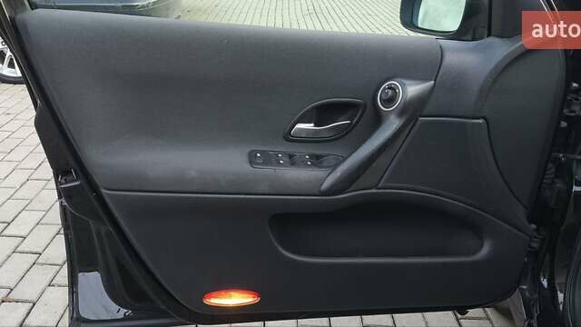 Черный Рено Лагуна, объемом двигателя 1.6 л и пробегом 100 тыс. км за 4900 $, фото 11 на Automoto.ua