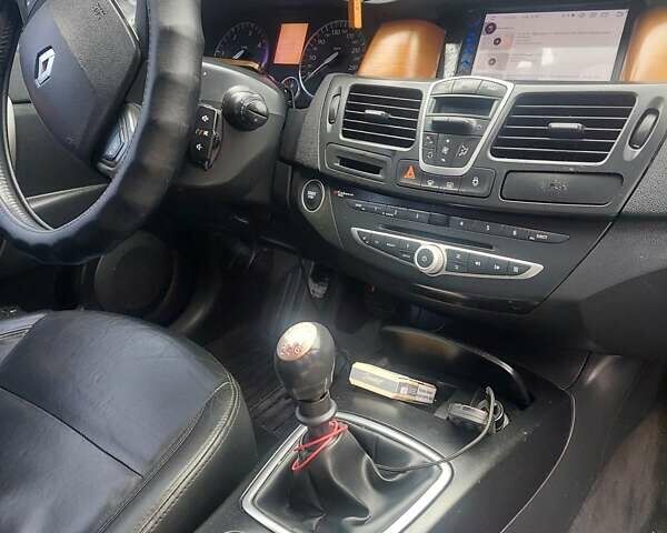 Черный Рено Лагуна, объемом двигателя 2 л и пробегом 344 тыс. км за 5800 $, фото 9 на Automoto.ua