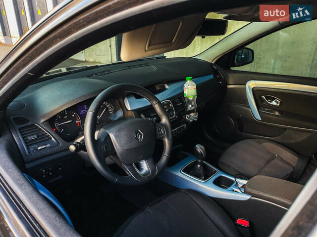 Черный Рено Лагуна, объемом двигателя 1.46 л и пробегом 423 тыс. км за 5800 $, фото 4 на Automoto.ua