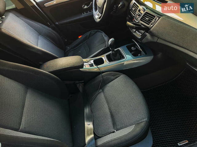 Черный Рено Лагуна, объемом двигателя 1.46 л и пробегом 423 тыс. км за 5800 $, фото 7 на Automoto.ua