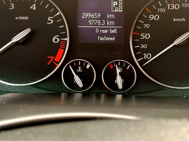 Черный Рено Лагуна, объемом двигателя 2 л и пробегом 299 тыс. км за 6200 $, фото 5 на Automoto.ua