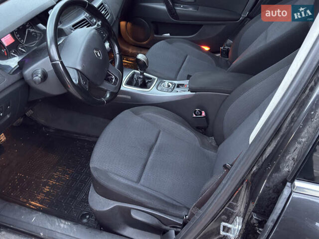 Черный Рено Лагуна, объемом двигателя 1.46 л и пробегом 300 тыс. км за 5500 $, фото 12 на Automoto.ua