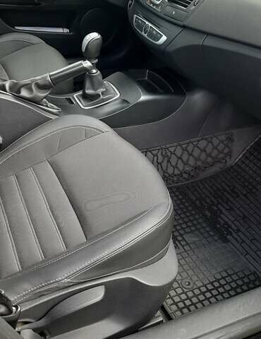 Черный Рено Лагуна, объемом двигателя 1.5 л и пробегом 224 тыс. км за 7000 $, фото 14 на Automoto.ua