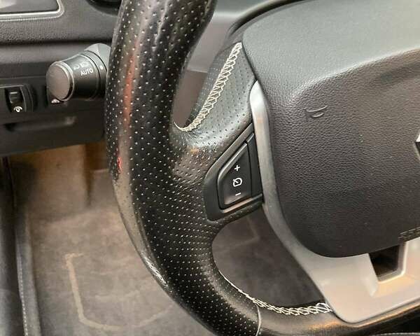 Черный Рено Лагуна, объемом двигателя 2 л и пробегом 190 тыс. км за 12500 $, фото 22 на Automoto.ua