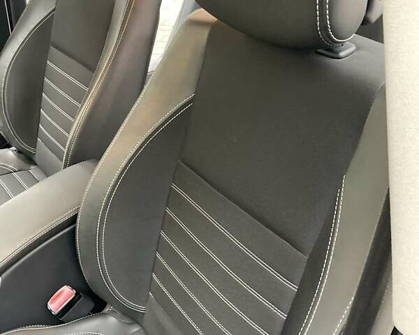 Черный Рено Лагуна, объемом двигателя 2 л и пробегом 190 тыс. км за 12500 $, фото 15 на Automoto.ua