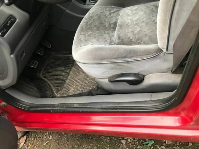 Рено Лагуна 1995 в Львове на Automoto.ua Красный Рено Лагуна, объемом двигателя 1.8 л и пробегом 280 тыс. км за 1200 $, фото 6 на Automoto.ua