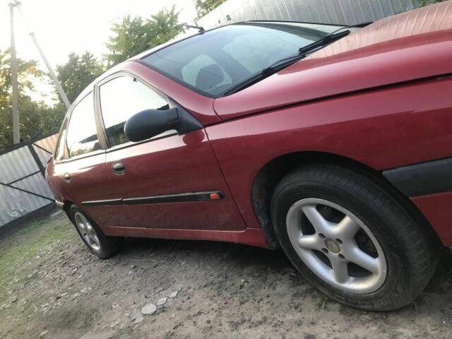 Рено Лагуна 1995 в Львове на Automoto.ua Красный Рено Лагуна, объемом двигателя 1.8 л и пробегом 280 тыс. км за 1200 $, фото 2 на Automoto.ua