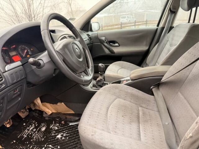 Красный Рено Лагуна, объемом двигателя 1.9 л и пробегом 200 тыс. км за 2000 $, фото 11 на Automoto.ua