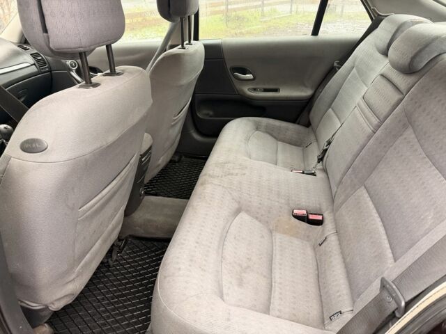 Красный Рено Лагуна, объемом двигателя 1.9 л и пробегом 200 тыс. км за 2000 $, фото 12 на Automoto.ua