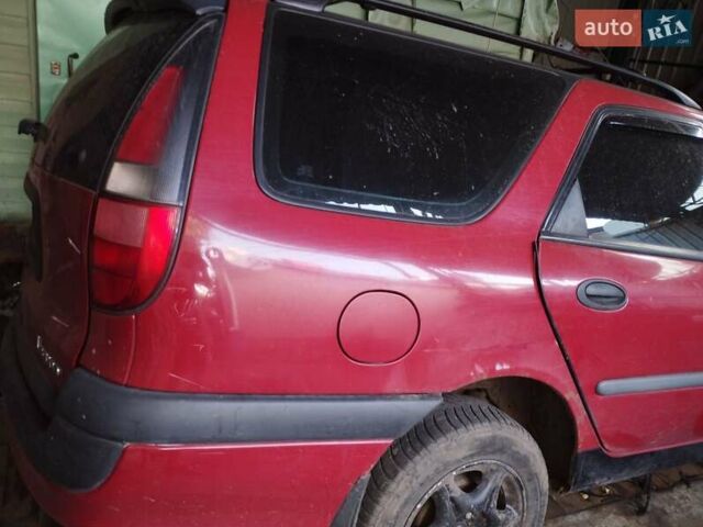 Червоний Рено Лагуна, об'ємом двигуна 1.78 л та пробігом 330 тис. км за 1000 $, фото 2 на Automoto.ua