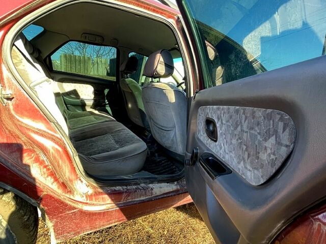 Красный Рено Лагуна, объемом двигателя 18 л и пробегом 0 тыс. км за 2200 $, фото 5 на Automoto.ua